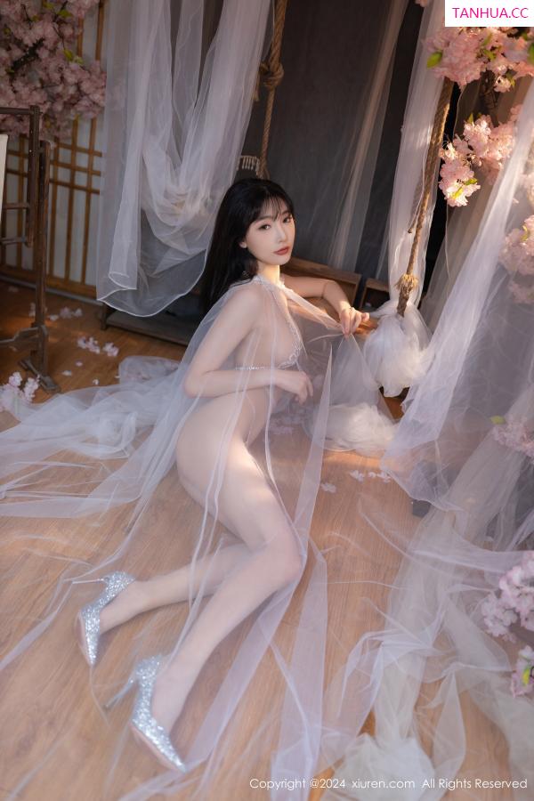 陆萱萱  [XiuRen]高清写真图 2024.07.04 No.8807 陆萱萱 性感美腿第13张图片